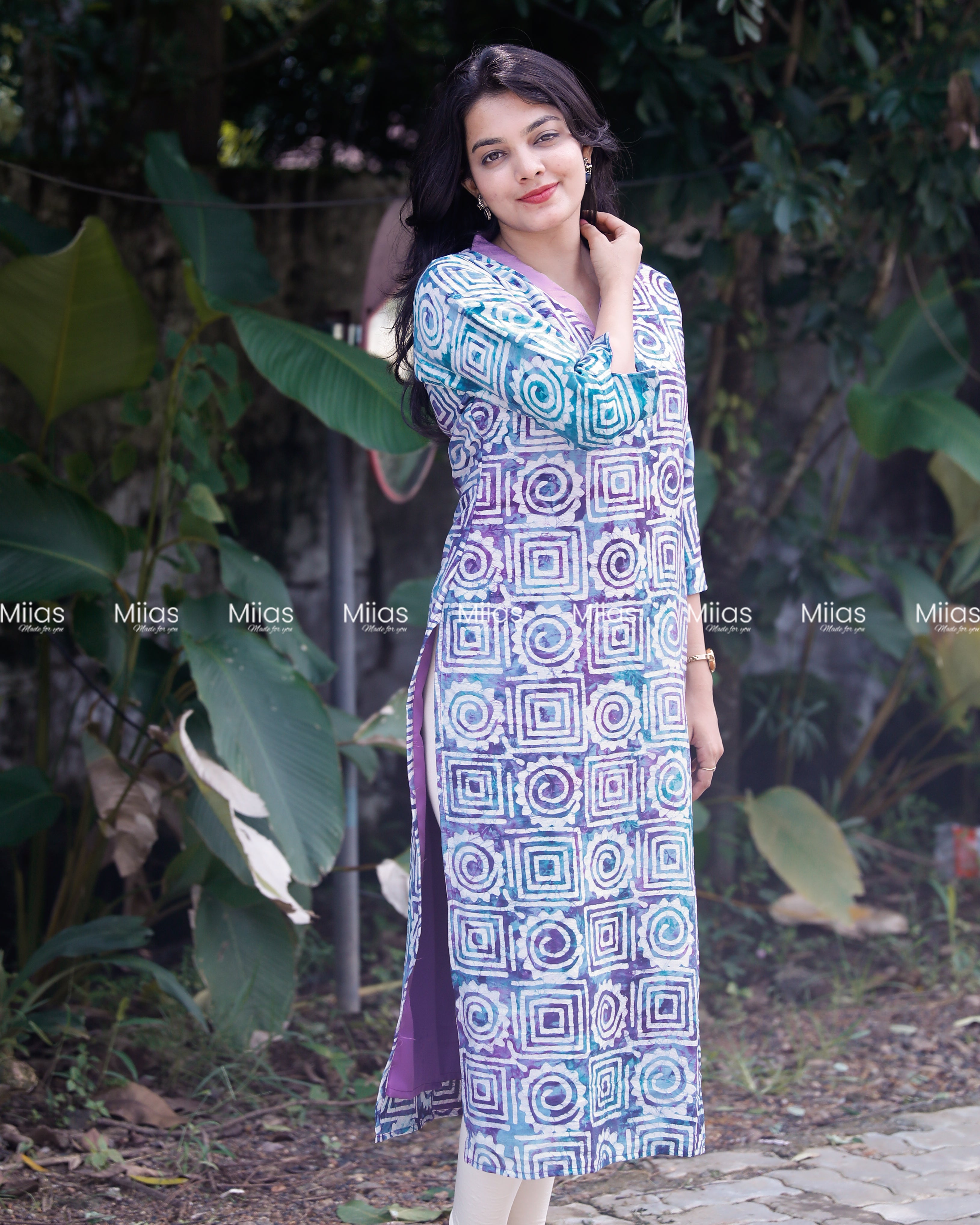 Chanderi Silk Slitted kurti | Beaded V-Neck | Blue with Purple
