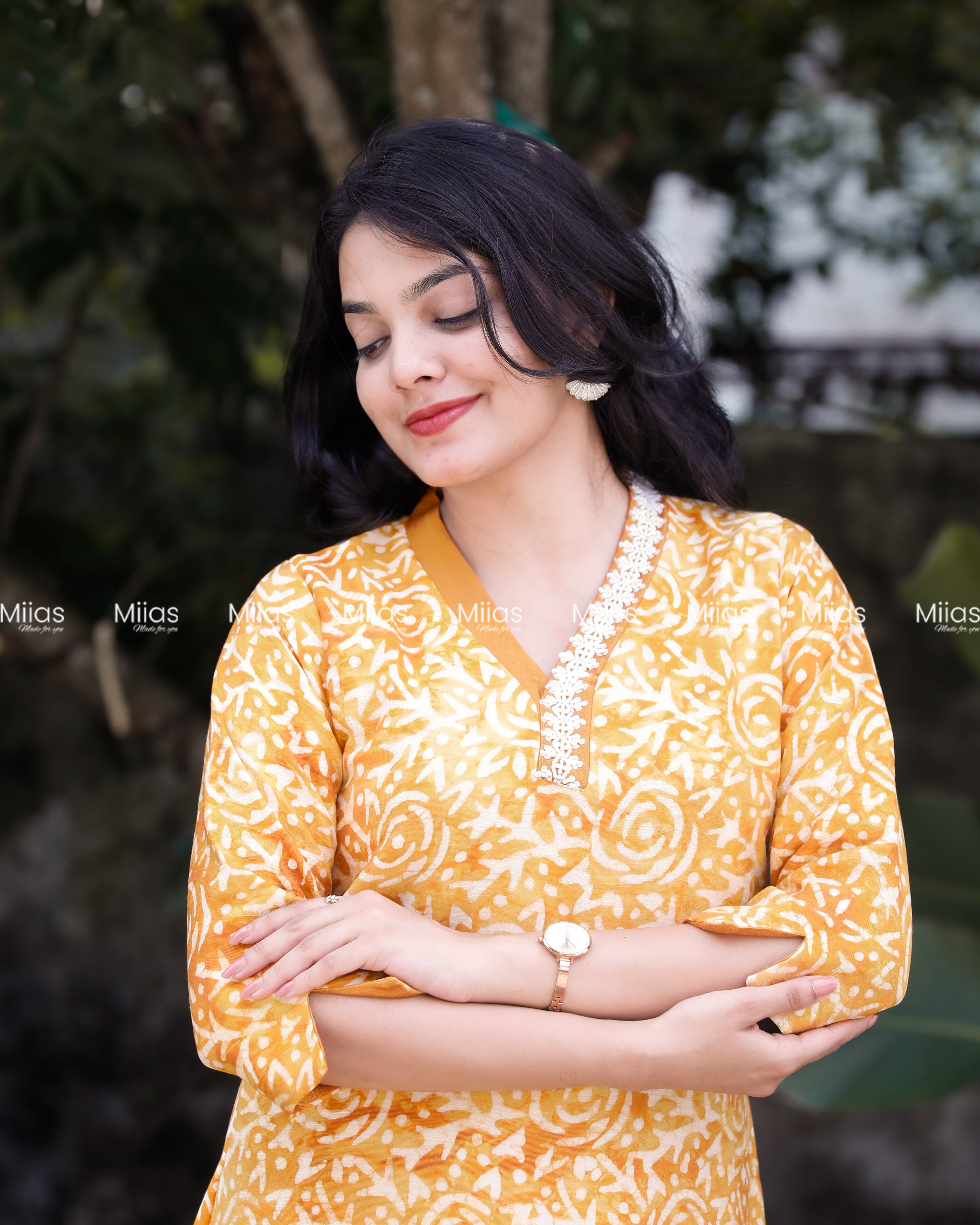 Chanderi Silk Slitted kurti | Beaded V-Neck | Yellow