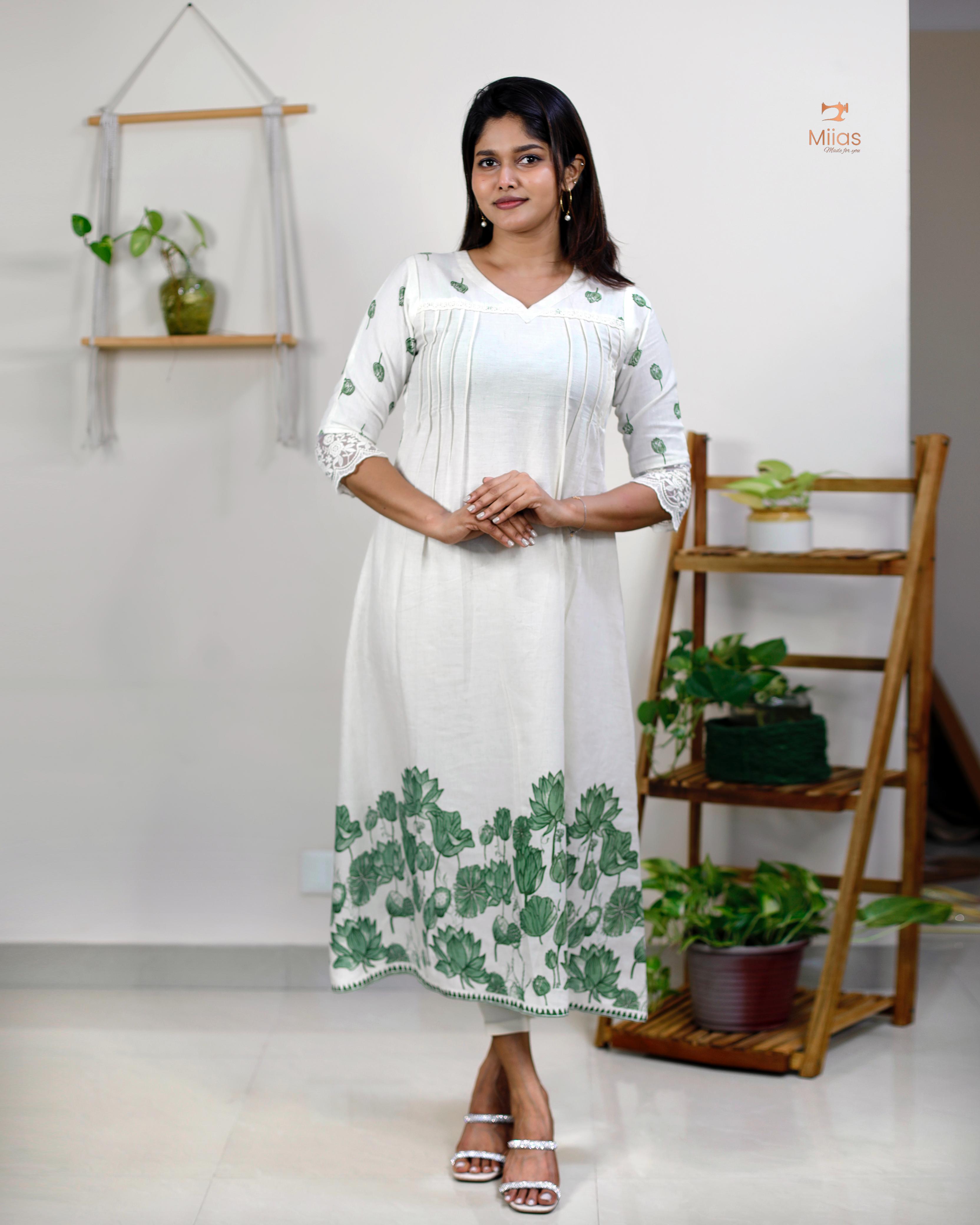 Floral Print Cotton Kurti – V-Neck, 3/4 Sleeves, Lace Trim & Pocket