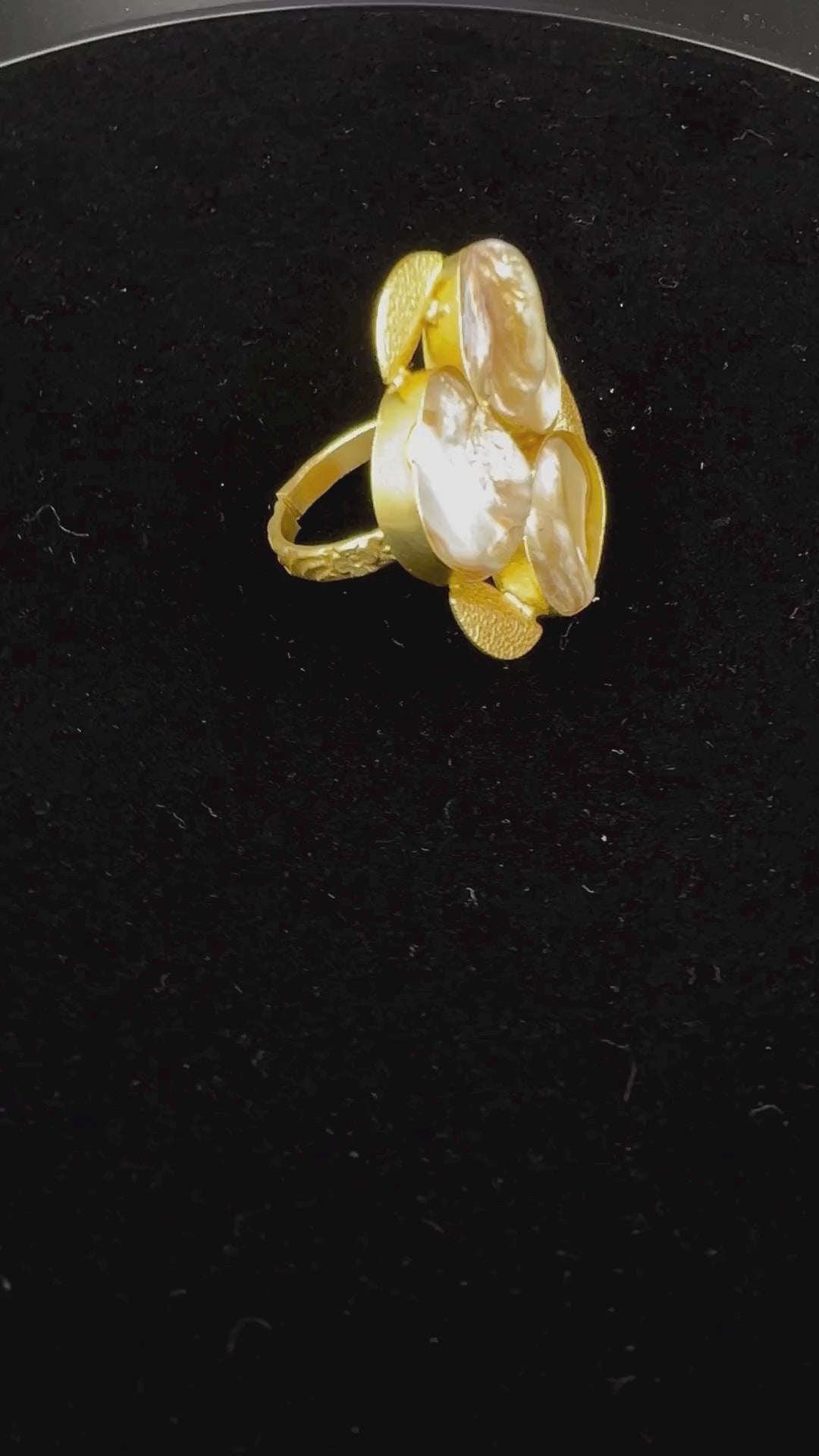 Iridescent Mother-of-Pearl Cluster Ring in Gold