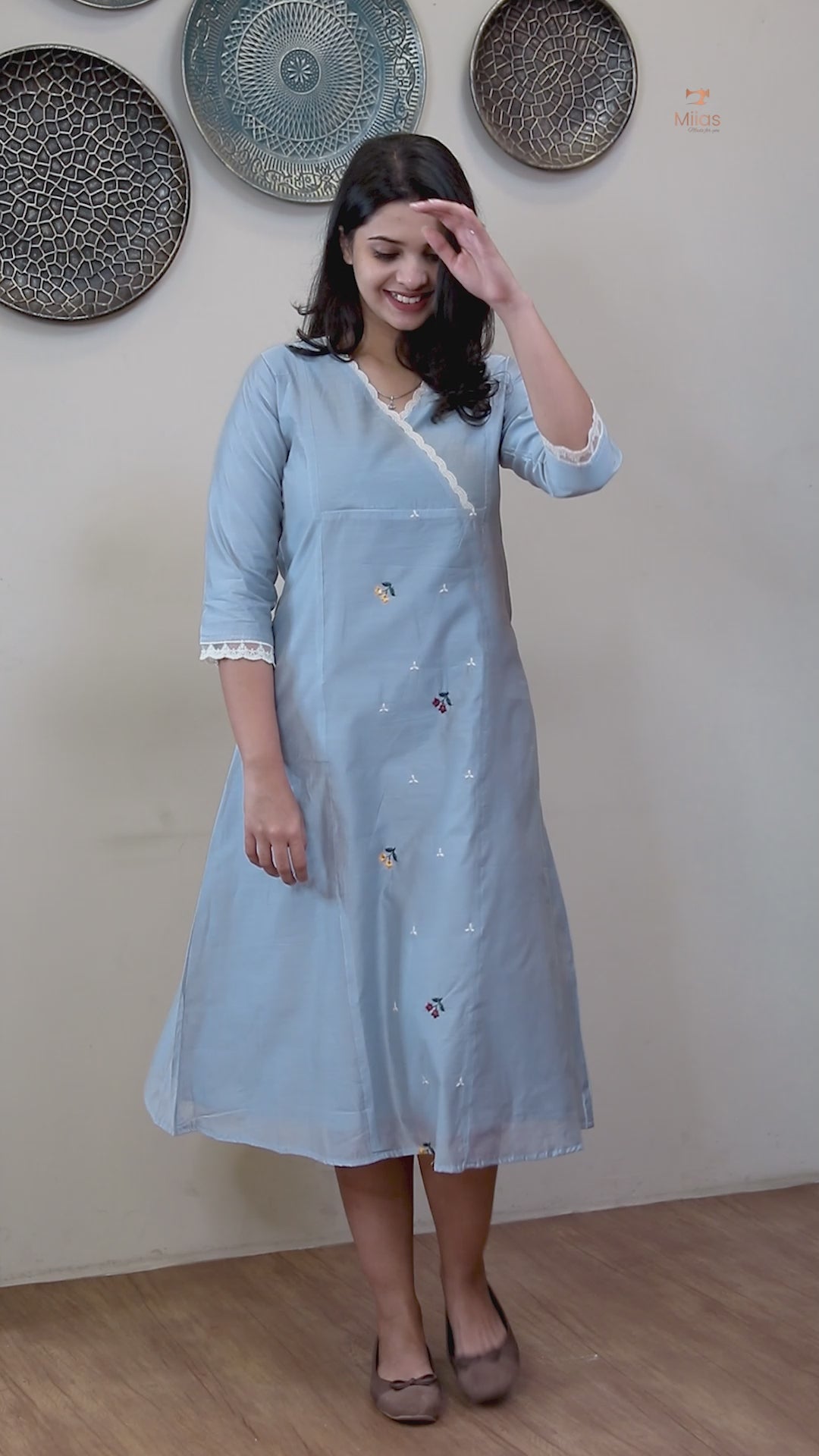 Chanderi Silk Kurti: Women's Embroidered Pastel V-Neck Lace-Pastel Peach.